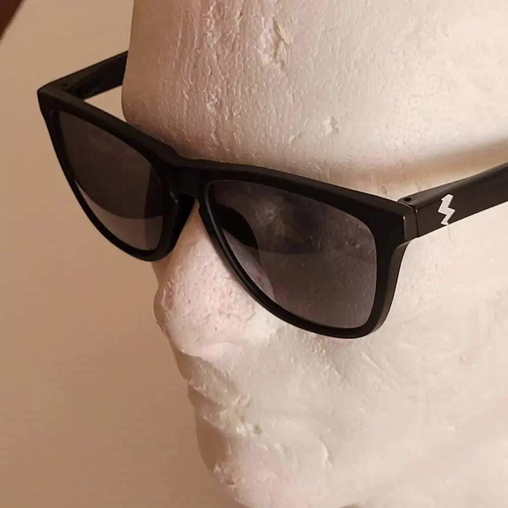 Fuse 3 Rooker Unisex Sunglasses with cloth pouch